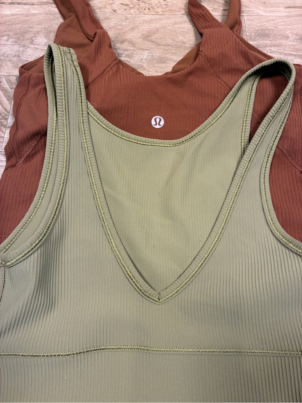 Lululemon 2 Cropped Ribbed Tank Tops Power Pivot Align - Picture 7 of 10